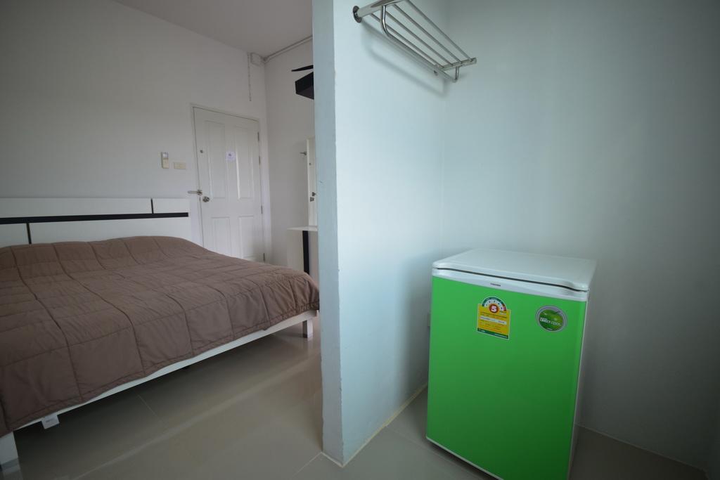 Jc Guesthouse @ Suratthani Airport Σούρατ Τανί Εξωτερικό φωτογραφία