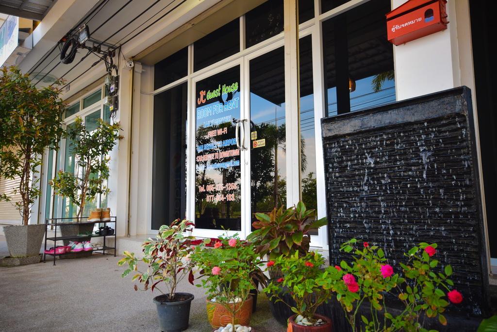 Jc Guesthouse @ Suratthani Airport Σούρατ Τανί Εξωτερικό φωτογραφία
